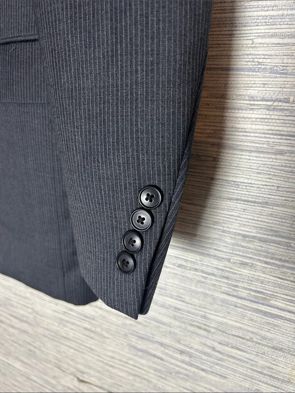 Claiborne Men’s Dark Gray Fine Pinstripe Suit Blazer Jacket 42R (216)